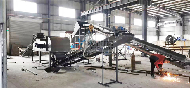 <a href='http://www.thecosmalshow.com/feilv/1660.html' target='_blank'><span>斷橋鋁破碎機</span></a>生產線