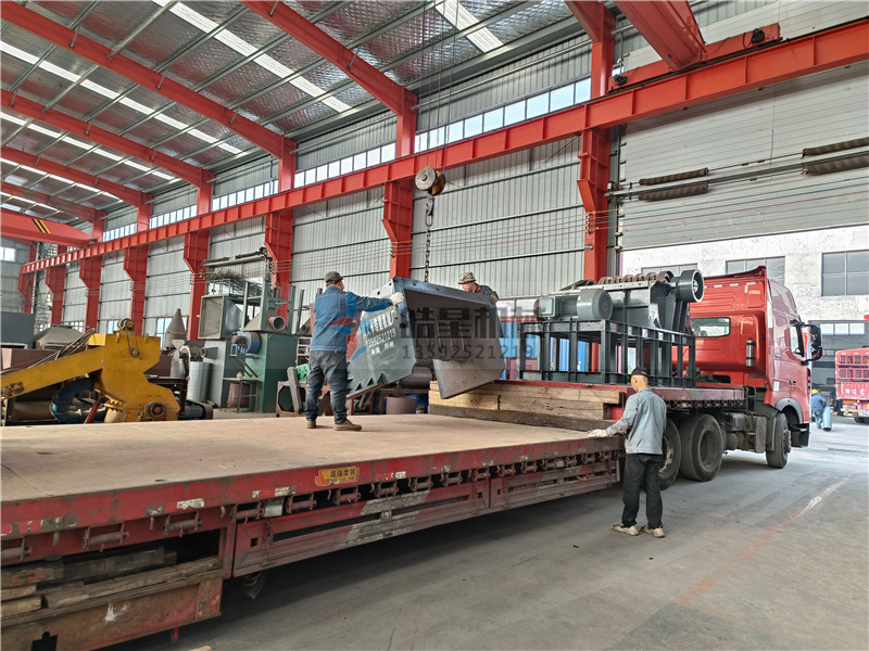 <a href='http://www.thecosmalshow.com' target='_blank'><span>鋁合金破碎機</span></a>設備1600型發往四川客戶