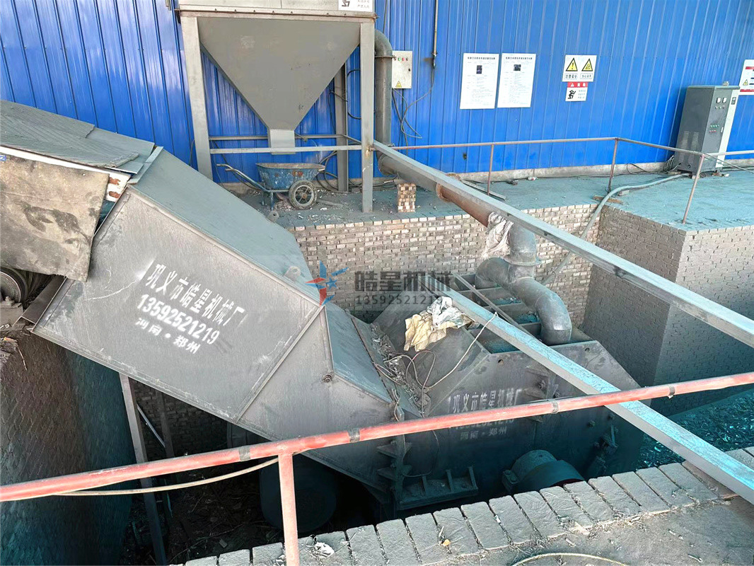 客戶斷橋鋁破碎機地坑作業現場實拍